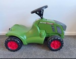 1063: Fendt ride on tractor
