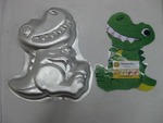 Cake Tin - Dinosaur