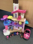 1090: Barbie Dream house with Pink Car