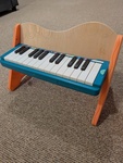 M15: B toys Piano