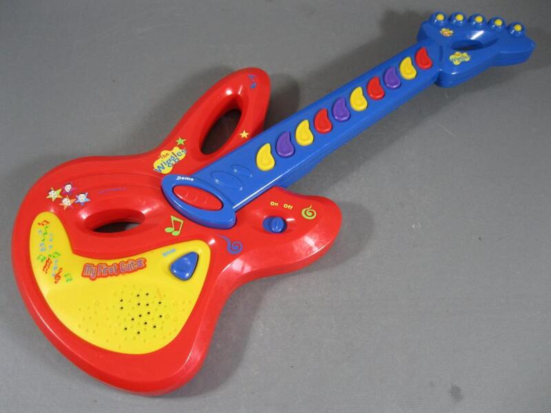 S1-25: Wiggles Guitar