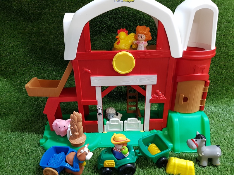 D2b-116: Little People farm set