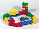 Duplo #3267 - Brick Runner (car and raised road)