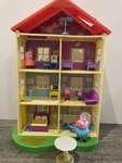 Peppa Pig Sound House and Figurines