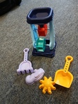 LE35: Mini Sand and Water table