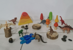 Dinosaur play set