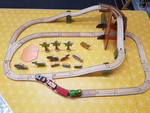 DINOSAUR TRAIN SET