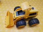 YELLOW PLASTIC DIGGER