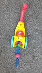 TOY VACUUM CLEANER WITH BALLS
