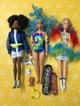 E1143: 3 Barbie Dolls Set