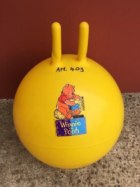APL403: Winnie the Pooh Bouncing Ball