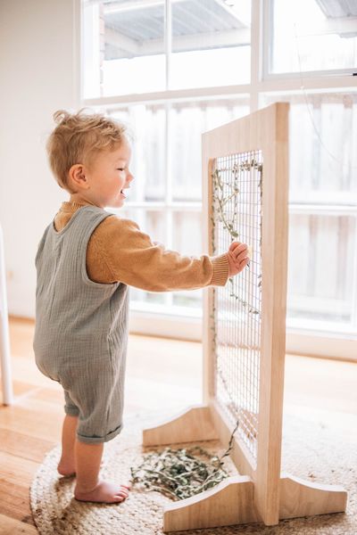 A285: Weaving Station