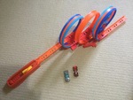 HOT WHEELS TRIPLE LOOP RACE TRACK