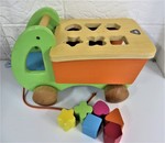 PULL ALONG SHAPE SORTING TRUCK - Wooden