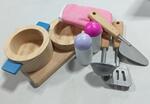 Play kitchen accessories