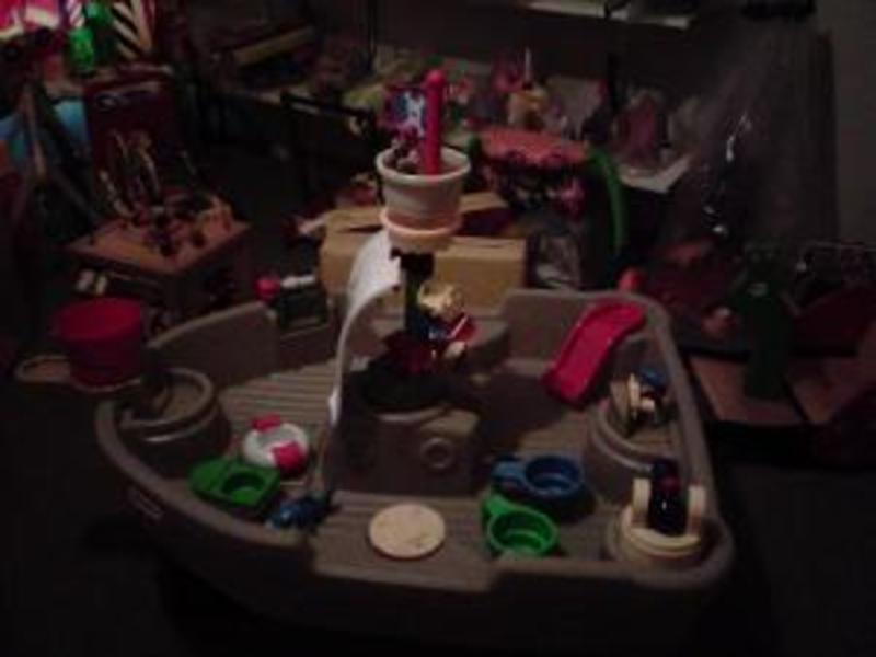 43: Pirate Ship water play table