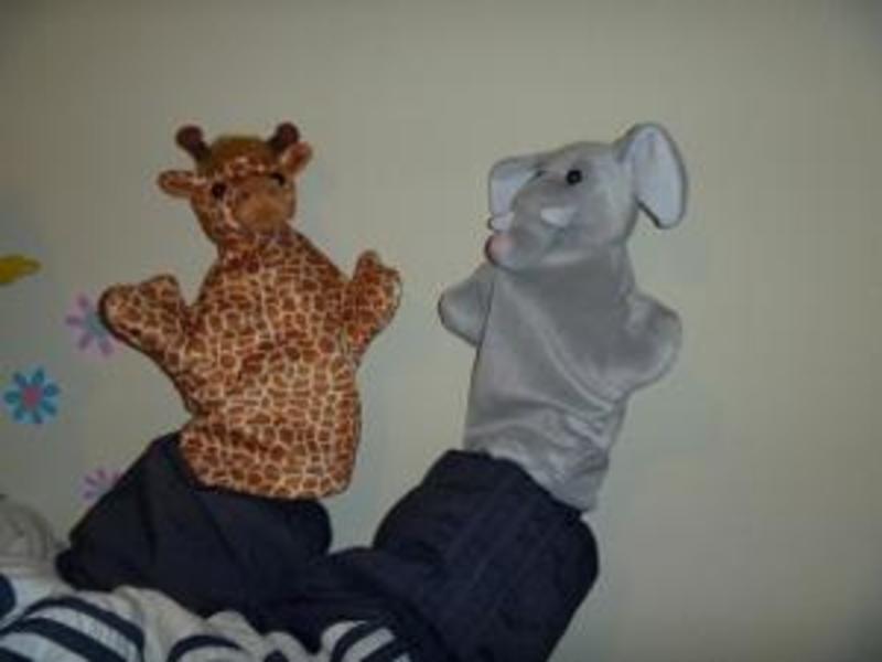 98: Elephant and Giraffe Hand Puppet Set