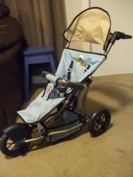 143: Blue 3 Wheeler stroller