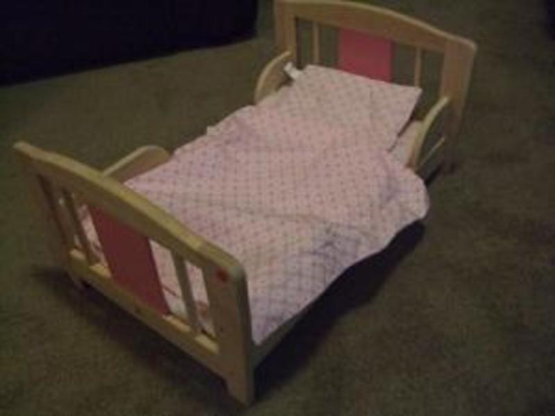 152: Dolls Bed