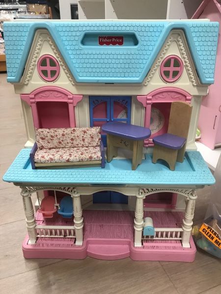743: Fisher Price Dolls House 