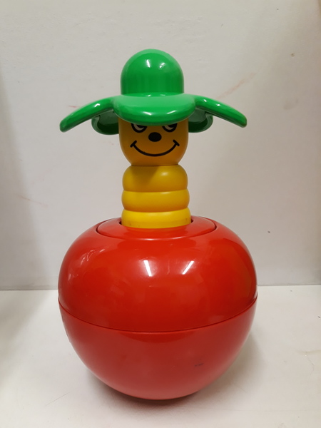 B2.012.4: Worm in Apple