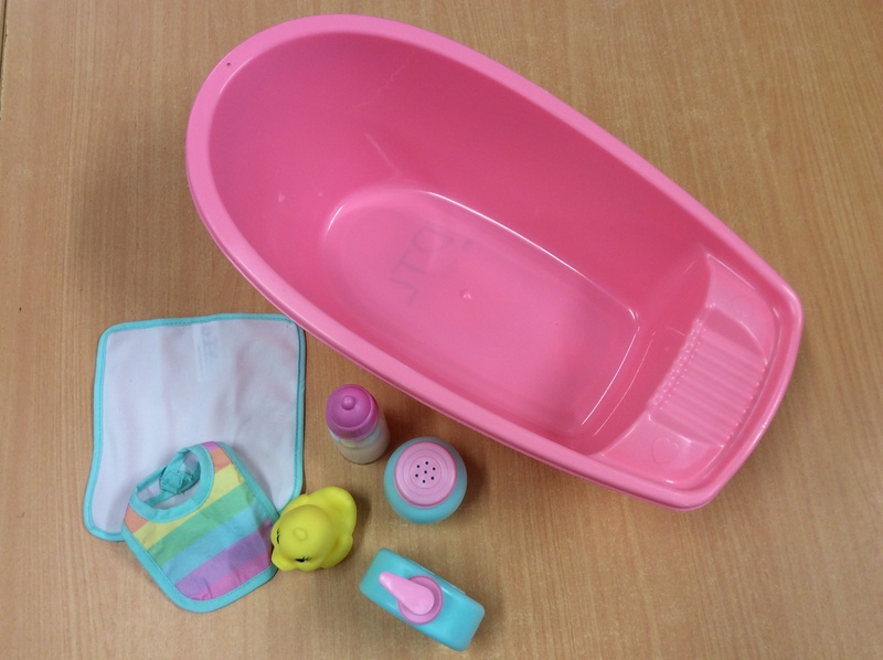 E2.983.3: Baby bath and accessories 