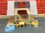 LITTLE TIKES DOLLS HOUSE