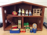 E2.524.2: WOODEN HOUSE AND ACCESSORIES