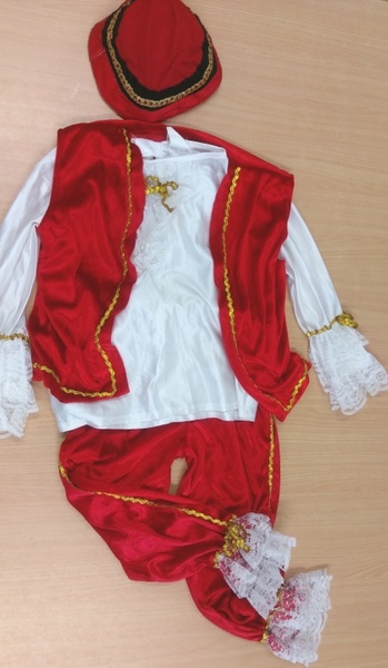 E2.671.12: PRINCE DRESS-UP