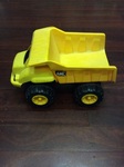 E2.271.1: YELLOW DUMP TRUCK