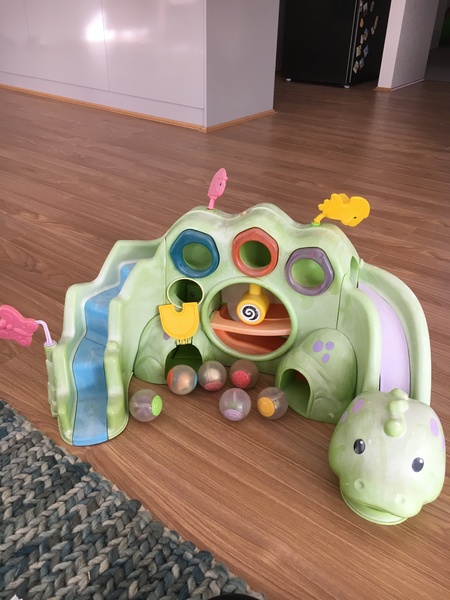 730: Roll around drop and roar dinosaur