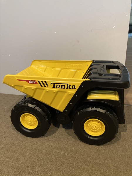 33: Tonka Dump truck