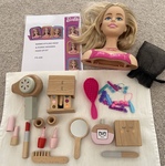 830: Barbie Styling Head & Iconic Wooden Make Up Kit