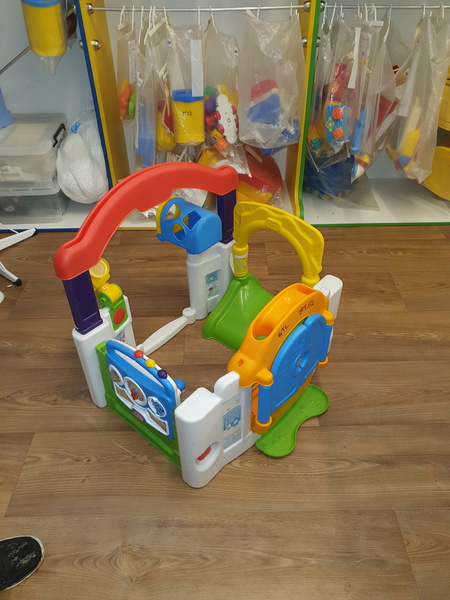 BT112: Little Tykes Play House