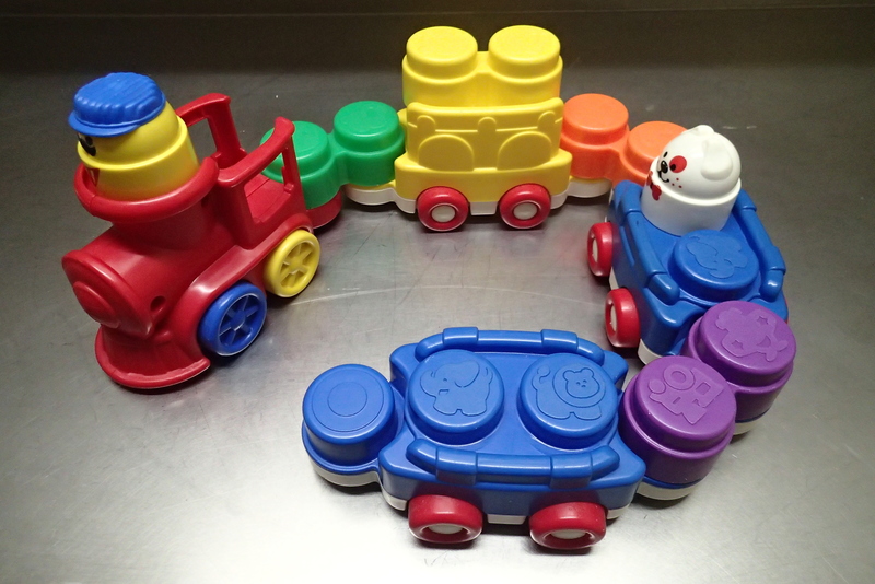 B17: Fisher Price train
