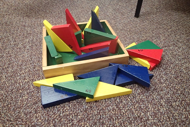 B31: Wooden triangles