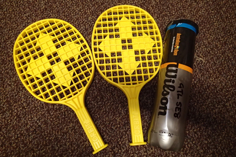 SE8: Tennis Balls & Bat