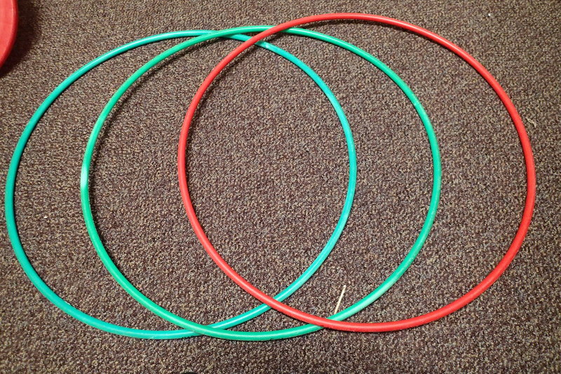 H23: Hula hoop red