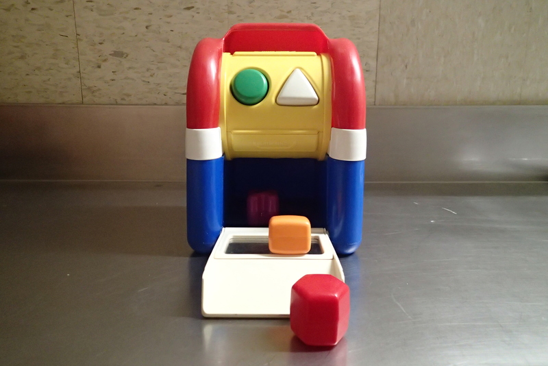 J25: Little Tikes mail sorter