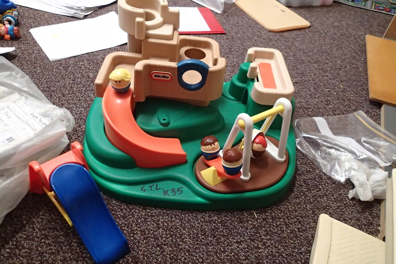 K35: Little Tikes community playground