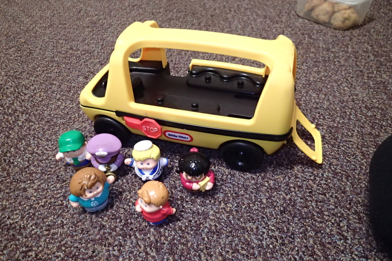 N39: Little Tikes bus