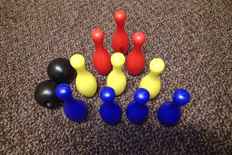 SE15: Mini ten pin bowling