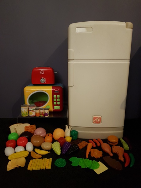 1893: Little Helpers Fridge & Kitchen Set