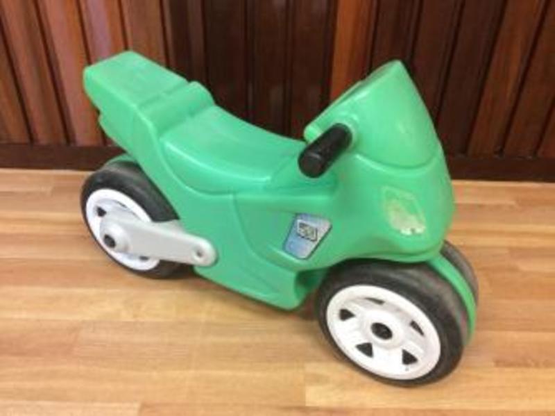 1975: Green Motorcycle