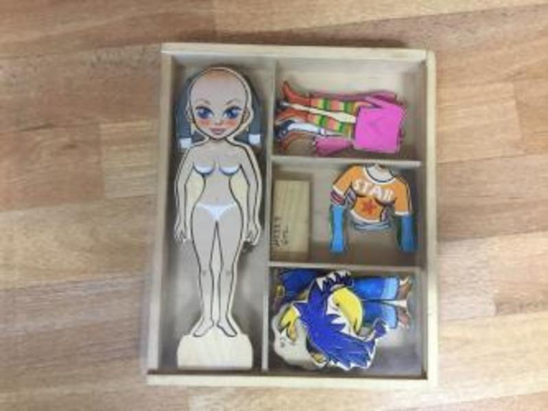 2225: Magnetic Dress Up Doll 1