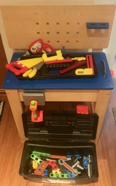 672: Tool bench & tool box