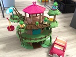 Li’l Woodzeez treehouse with car