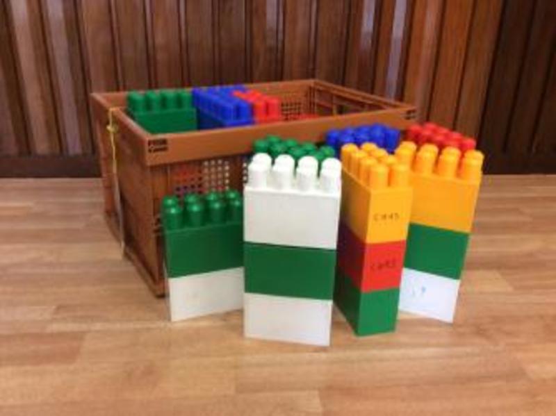 493: MAXI MODULAR BRICKS