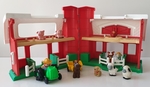 Little People: Barn