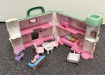 Fold 'N Go Doll House